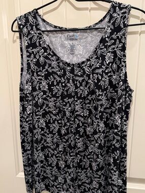 croft & barrow Black and White Floral Tank Top